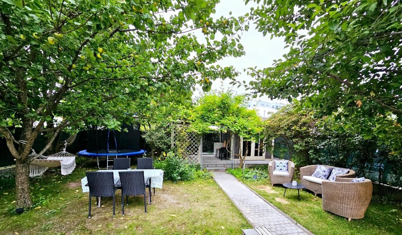 With Pool - Big Garden - Barbecue - Free Parking