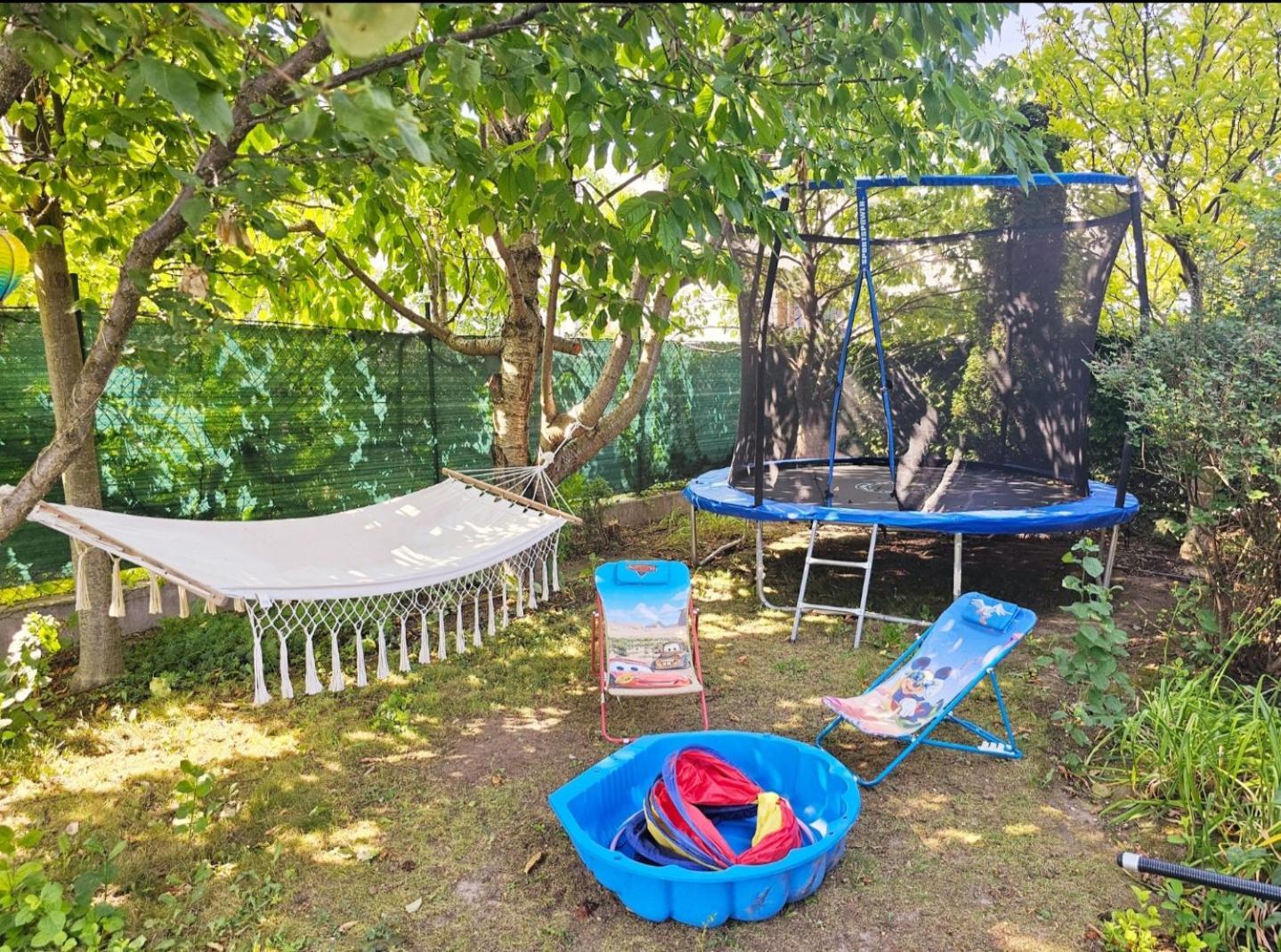 With Pool - Big Garden - Barbecue - Free Parking